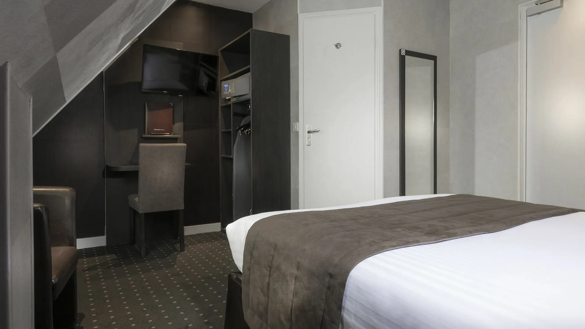 De La Paix Tour Eiffel Hotel