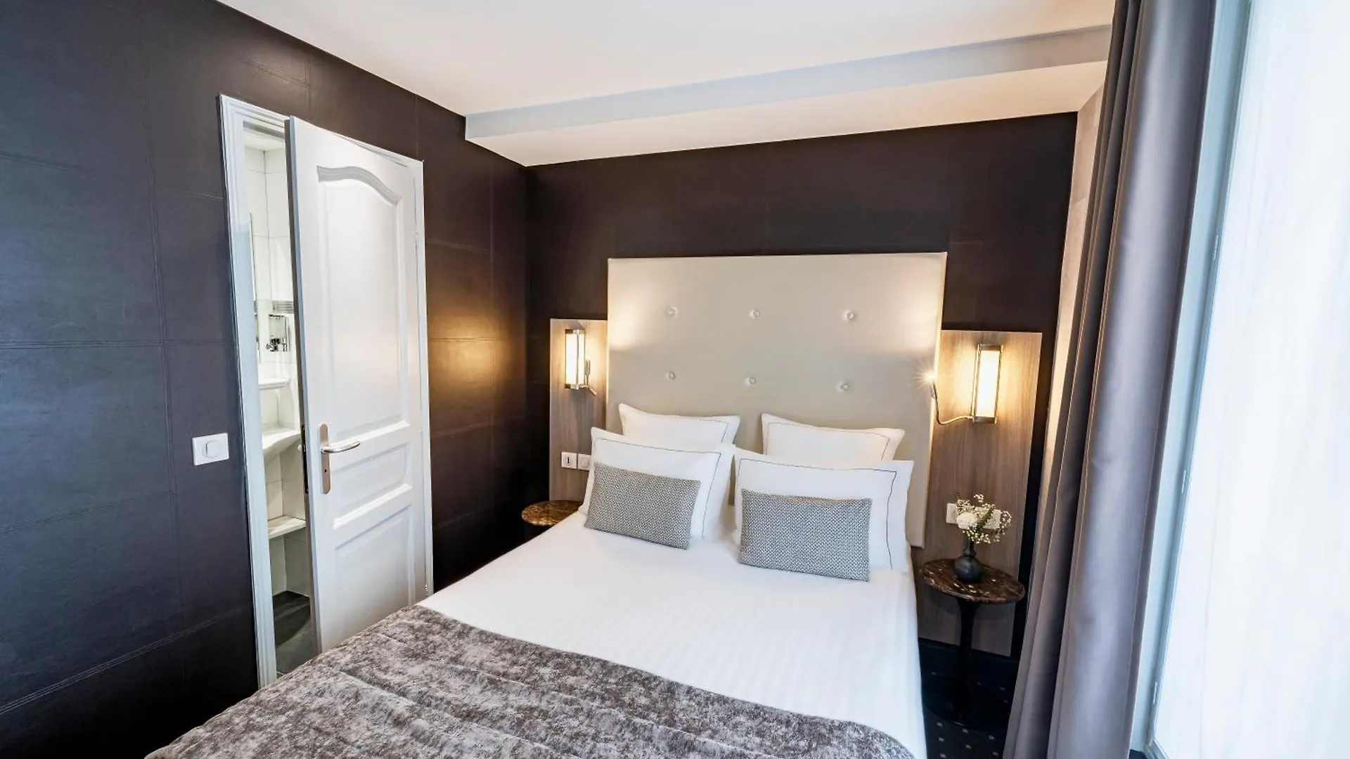 Hotell De La Paix Tour Eiffel