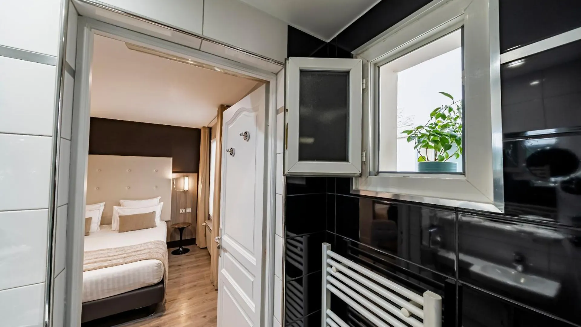Hotell De La Paix Tour Eiffel